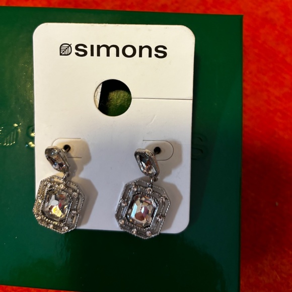 Silvery sparkly shiny rhinestones square earrings NWT - Picture 2 of 5